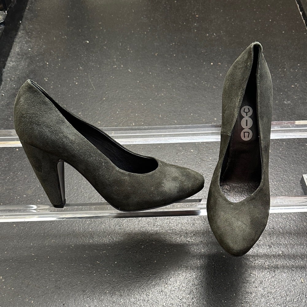 Vintage Handmade Italy YIN Suede Block Heel Pump EU 37 US 6.5